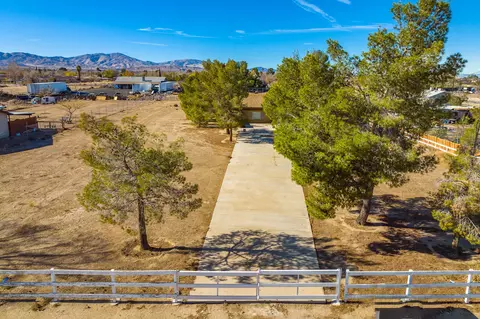 38745 26th St E, Palmdale, CA 93550 photo 4