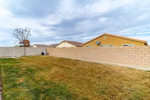 1819 Holguin St E, Lancaster, CA 93535 photo 31