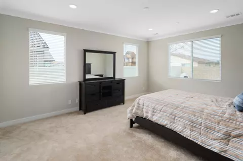 1819 Holguin St E, Lancaster, CA 93535 photo 14