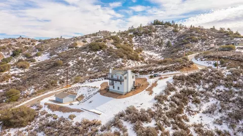 22301 Hillside Ct, Tehachapi, CA 93561 photo 3