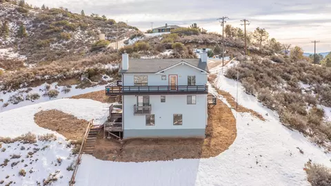 22301 Hillside Ct, Tehachapi, CA 93561 photo 2