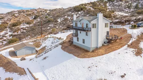 22301 Hillside Ct, Tehachapi, CA 93561 photo 4