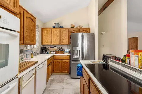 22301 Hillside Ct, Tehachapi, CA 93561 photo 9