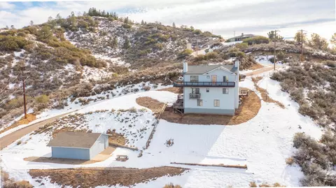 22301 Hillside Ct, Tehachapi, CA 93561 photo 1