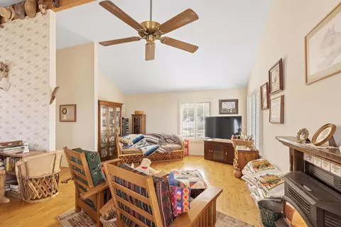 22301 Hillside Ct, Tehachapi, CA 93561 photo 18