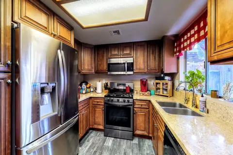 520 Ave J 9 E, Lancaster, CA 93535 photo 14