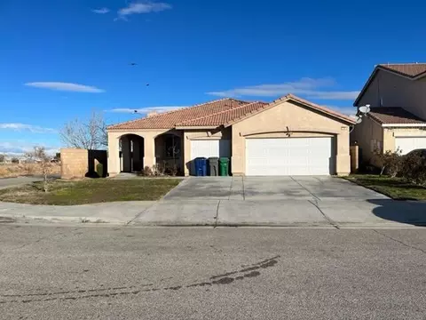 2301 E Norberry St, Lancaster, CA 93535 photo 1
