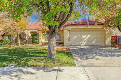 44340 Fenner Ave, Lancaster, CA 93536 photo 2