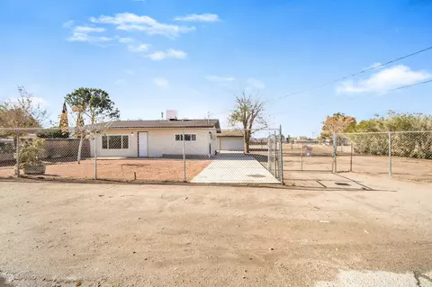 38519 27th St E, Palmdale, CA 93550 photo 1