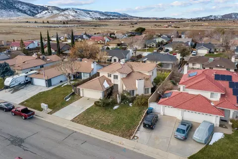 1137 Redwood Ct, Tehachapi, CA 93561 photo 4