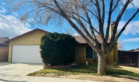 44745 Jefferson Ct, Lancaster, CA 93535 photo 1
