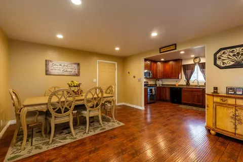 1620 Ahart St, Simi Valley, CA 93065 photo 8