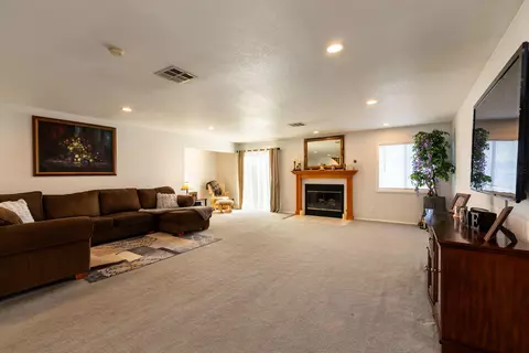 1620 Ahart St, Simi Valley, CA 93065 photo 12