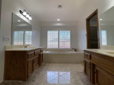 2811 Vahan Ct, Lancaster, CA 93536 photo 13
