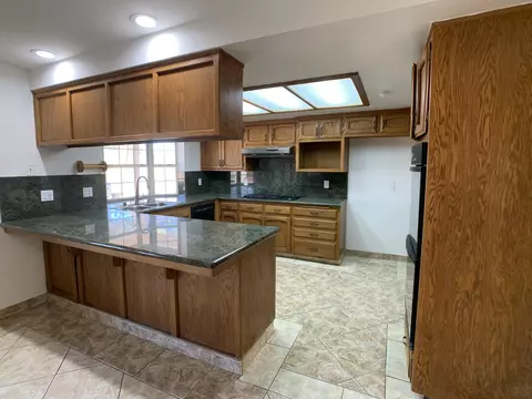2811 Vahan Ct, Lancaster, CA 93536 photo 10