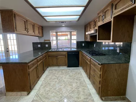 2811 Vahan Ct, Lancaster, CA 93536 photo 11
