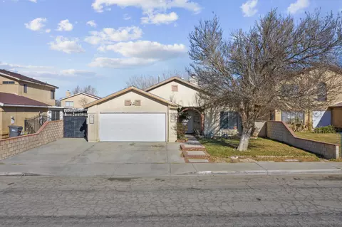 2523 E Avenue J 4, Lancaster, CA 93535 photo 1