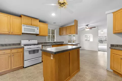 14556 Tehachapi Blvd E #SPC 36, Tehachapi, CA 93561 photo 8