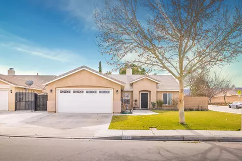 6132 Treehaven Ct, Lancaster, CA 93536 photo 1