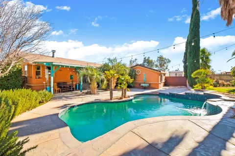 9281 61st St W, Mojave, CA 93501 photo 2