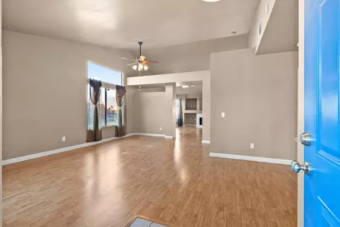 43412 E 32nd St, Lancaster, CA 93535 photo 2