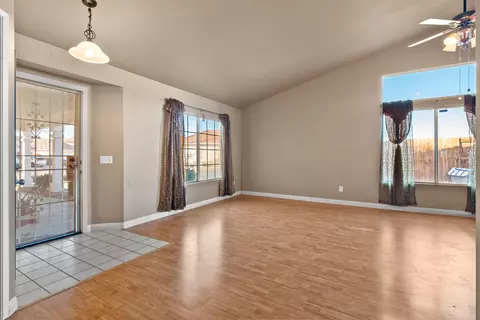 43412 E 32nd St, Lancaster, CA 93535 photo 3