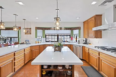 2568 Still Meadow Ln, Lancaster, CA 93536 photo 15