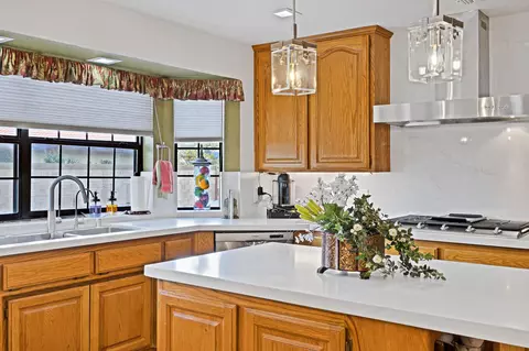2568 Still Meadow Ln, Lancaster, CA 93536 photo 14