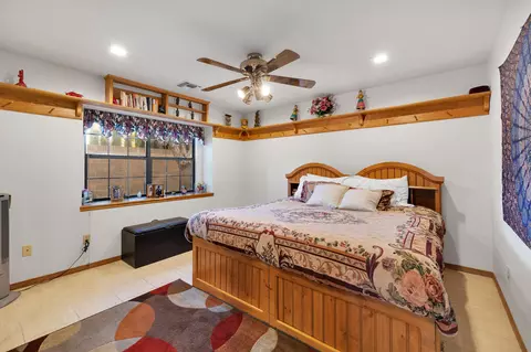 2568 Still Meadow Ln, Lancaster, CA 93536 photo 41