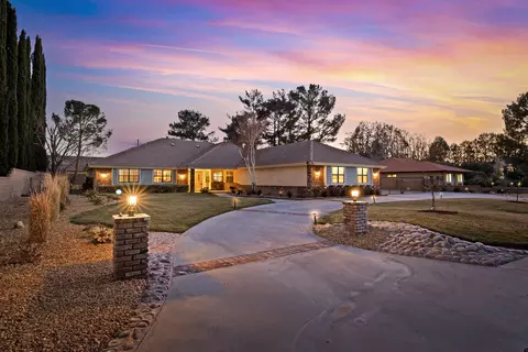 2568 Still Meadow Ln, Lancaster, CA 93536 photo 3
