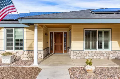 22700 Fran Dr, Tehachapi, CA 93561 photo 3