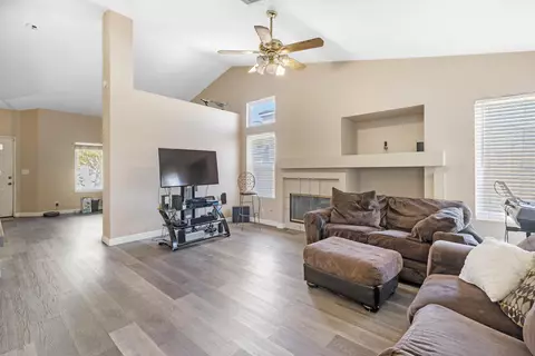 2114 Beechwood St, Lancaster, CA 93535 photo 9