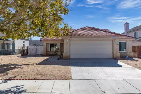 2114 Beechwood St, Lancaster, CA 93535 photo 1