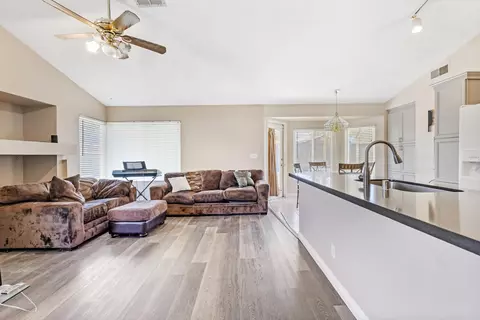 2114 Beechwood St, Lancaster, CA 93535 photo 7