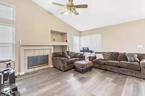 2114 Beechwood St, Lancaster, CA 93535 photo 8