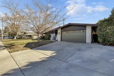 2074 Spice St, Lancaster, CA 93536 photo 4
