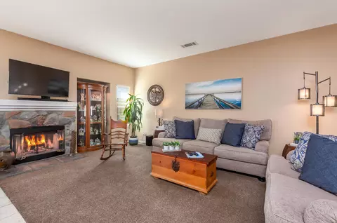 2034 Minter Way, Lancaster, CA 93536 photo 8
