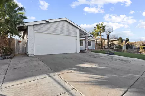 44021 Gingham Ave, Lancaster, CA 93535 photo 2