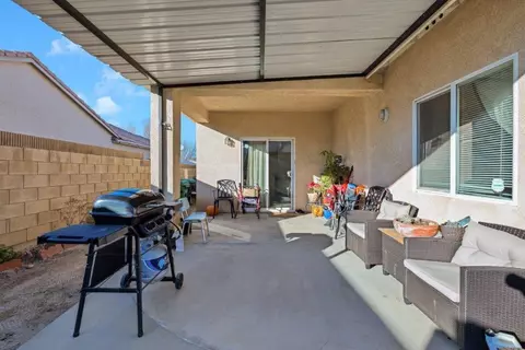 442 Sunburst Cir E, Lancaster, CA 93535 photo 25