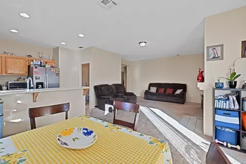 442 Sunburst Cir E, Lancaster, CA 93535 photo 15