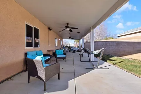 442 Sunburst Cir E, Lancaster, CA 93535 photo 28