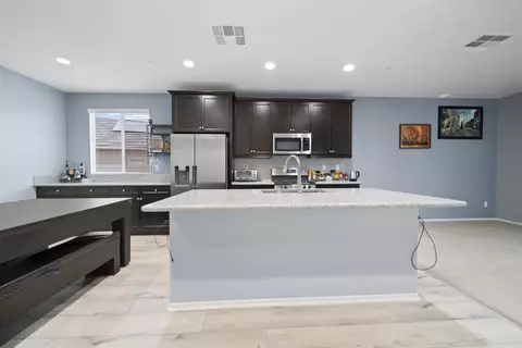 44060 Buckeye Ct N, Lancaster, CA 93536 photo 3