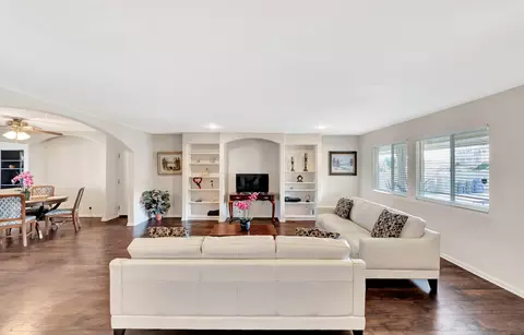 315 Lago Lindo Rd E, Palmdale, CA 93550 photo 5