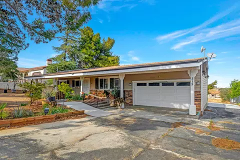315 Lago Lindo Rd E, Palmdale, CA 93550 photo 3