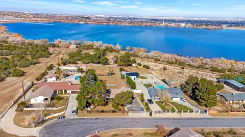 315 Lago Lindo Rd E, Palmdale, CA 93550 photo 4