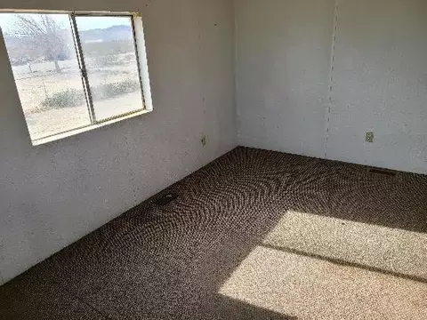 4273 Backus Rd, Mojave, CA 93501 photo 4
