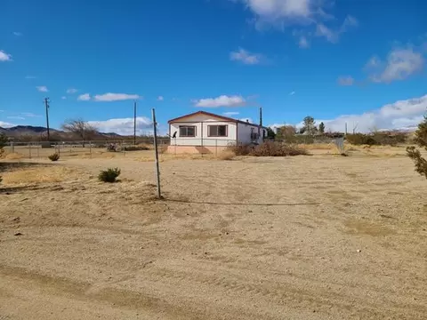 4273 Backus Rd, Mojave, CA 93501 photo 2