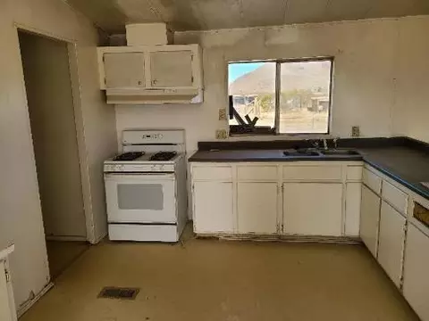 4273 Backus Rd, Mojave, CA 93501 photo 10