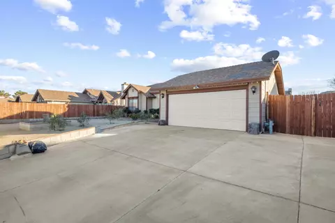 4206 Adobe Dr, Palmdale, CA 93552 photo 2