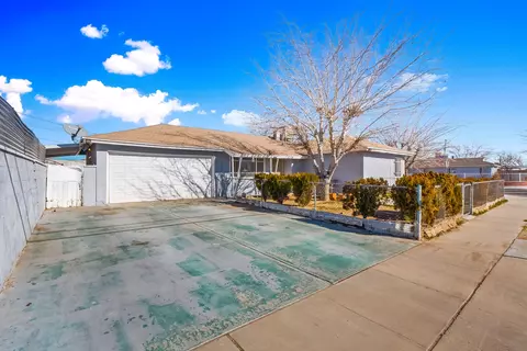 3179 E Q4 Ave, Palmdale, CA 93550 photo 3